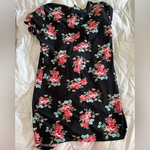 Kristin Nicole Side Sinch Dress - Picture 2 of 4